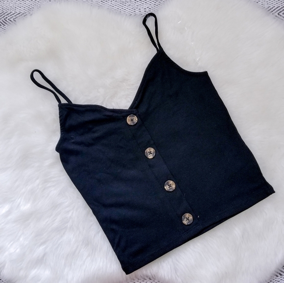 SKYLAR Top in Black - Picture 5 of 8